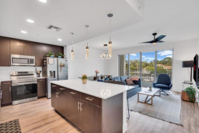 Waterside Retreat: Modern 2BR, Mins to Beach & Apt